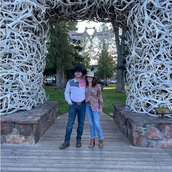 Farm Rio Anthropologie Classic Buttondown Shirt Size Medium - Picture 2 of 6